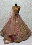 Designer Lehenga In Varanasi  | Shri Banaras Swarn Kala Kendra